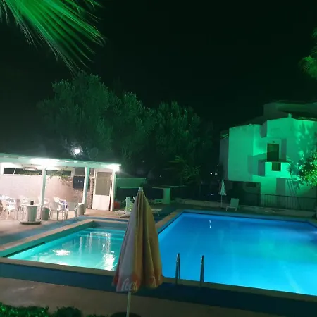 Apartment Tatil Koyu Cicek Kokulari, Cam, Palmiye Agaclari Icerisinde *