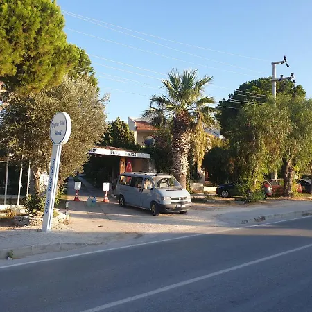 شقة Tatil Koyu Cicek Kokulari, Cam, Palmiye Agaclari Icerisinde Çeşme